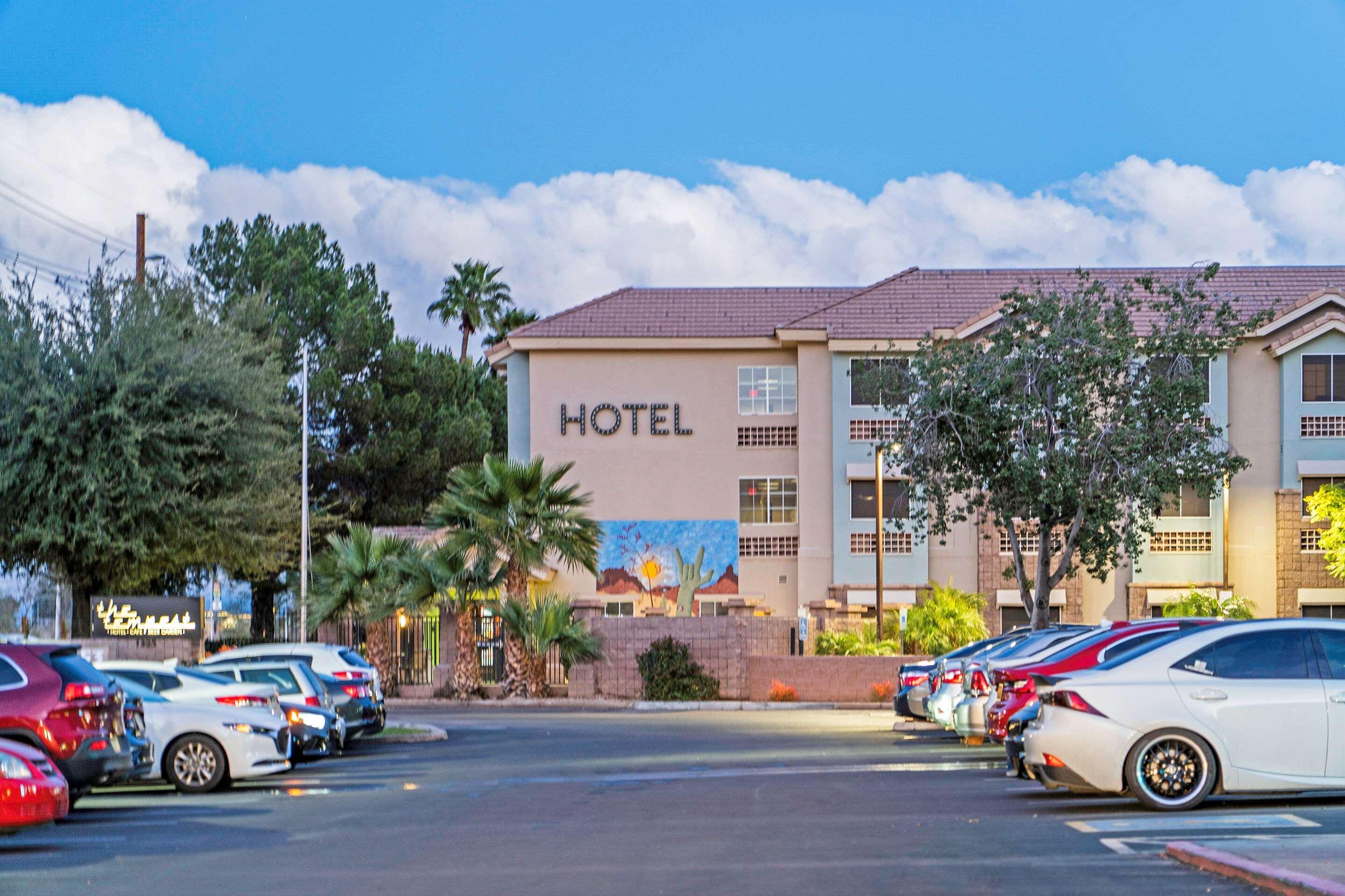 La Quinta Inn & Suites By Wyndham Tempe University, Phoenix Exterior photo