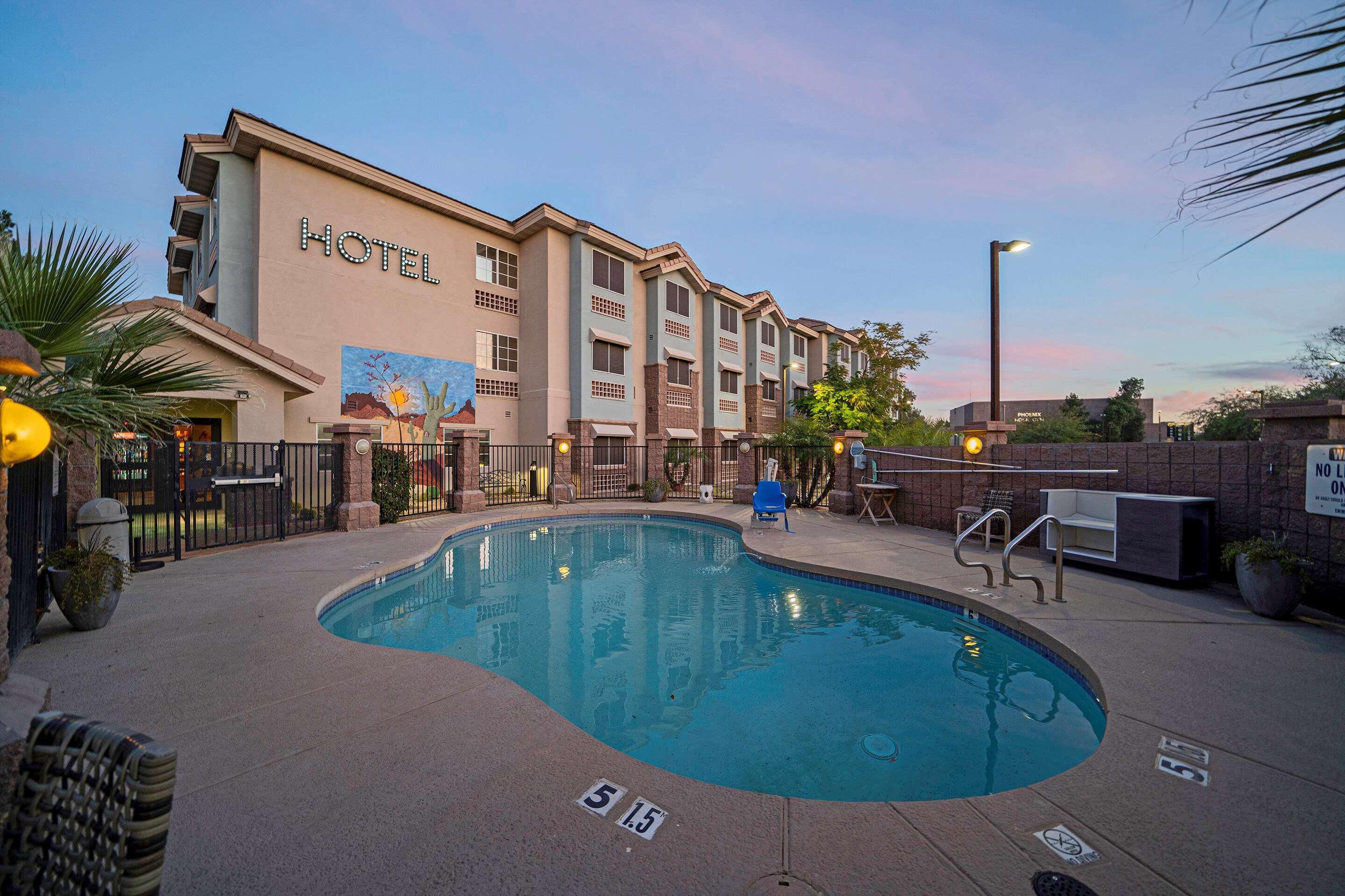 La Quinta Inn & Suites By Wyndham Tempe University, Phoenix Exterior photo