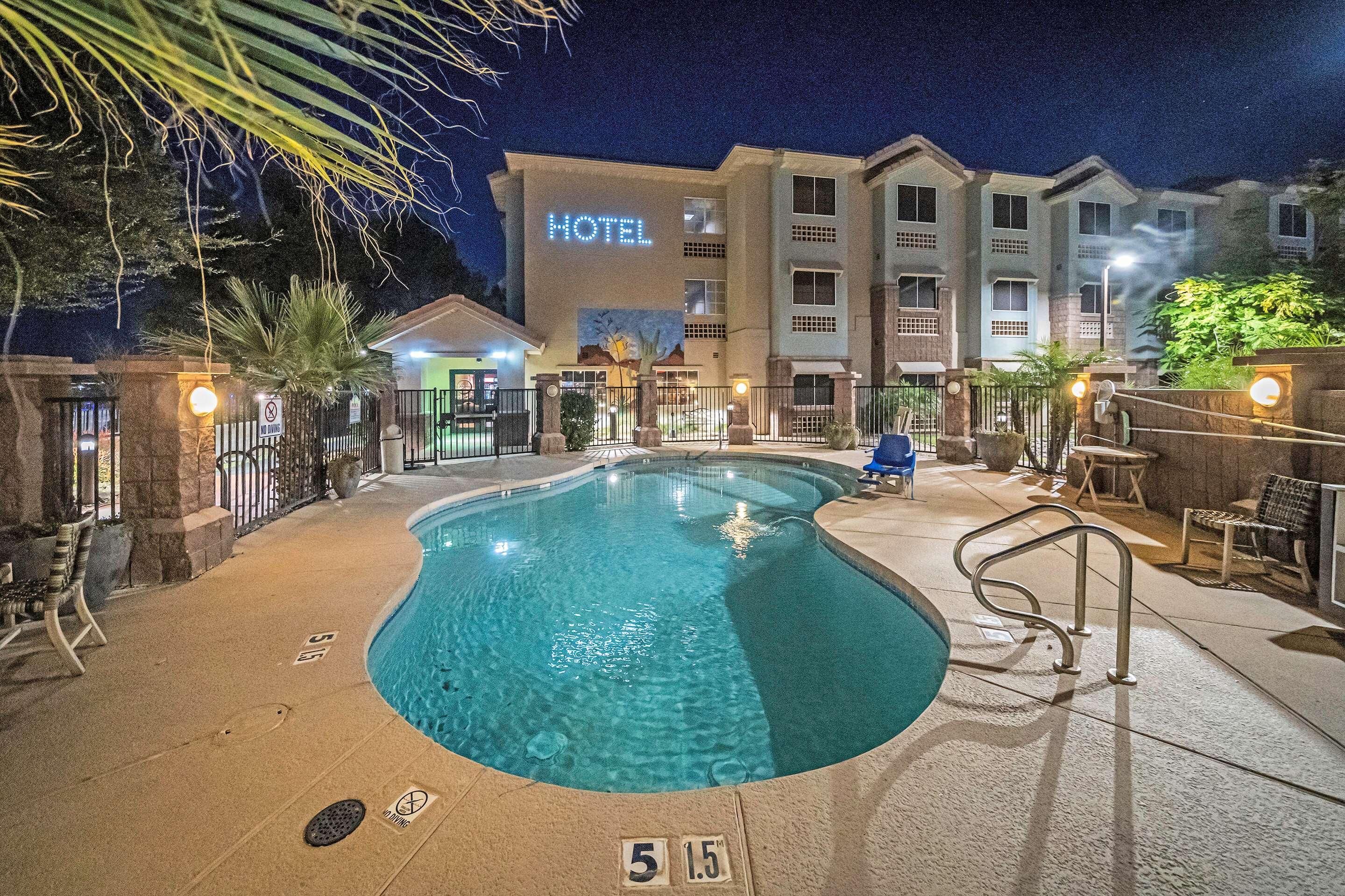 La Quinta Inn & Suites By Wyndham Tempe University, Phoenix Exterior photo