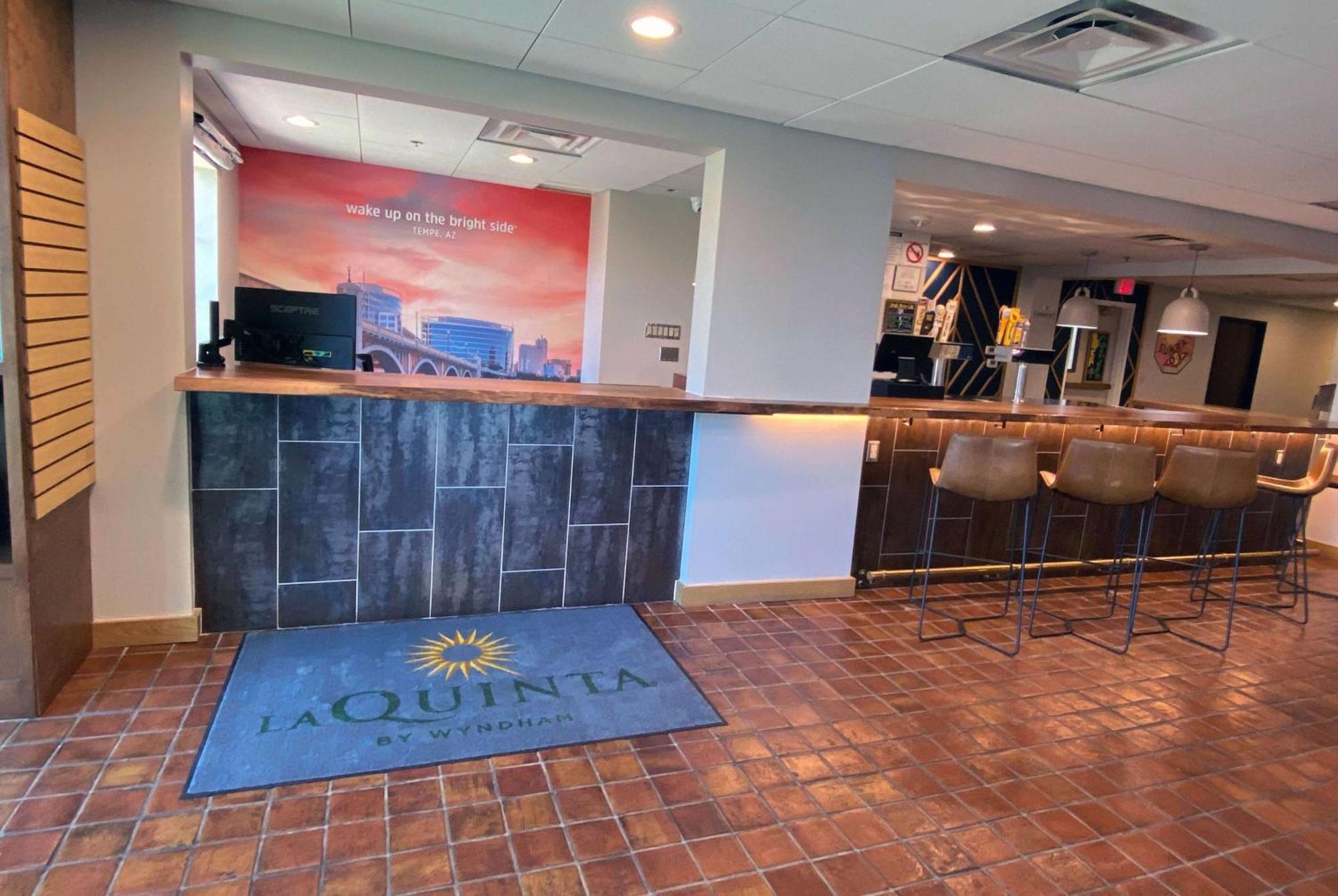 La Quinta Inn & Suites By Wyndham Tempe University, Phoenix Exterior photo